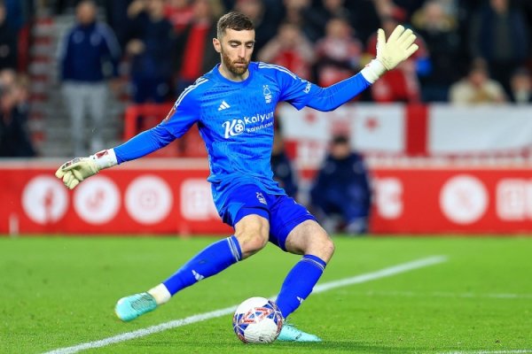 队报：里昂希望撤销守门员特纳的交易，已派出律师和诺丁汉森林接触