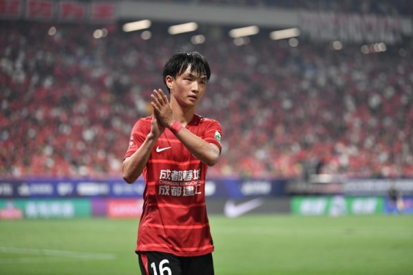 媒体人评蓉城得分  ：杨明洋的顶球最关键，第二球德尔加多太聪明了
